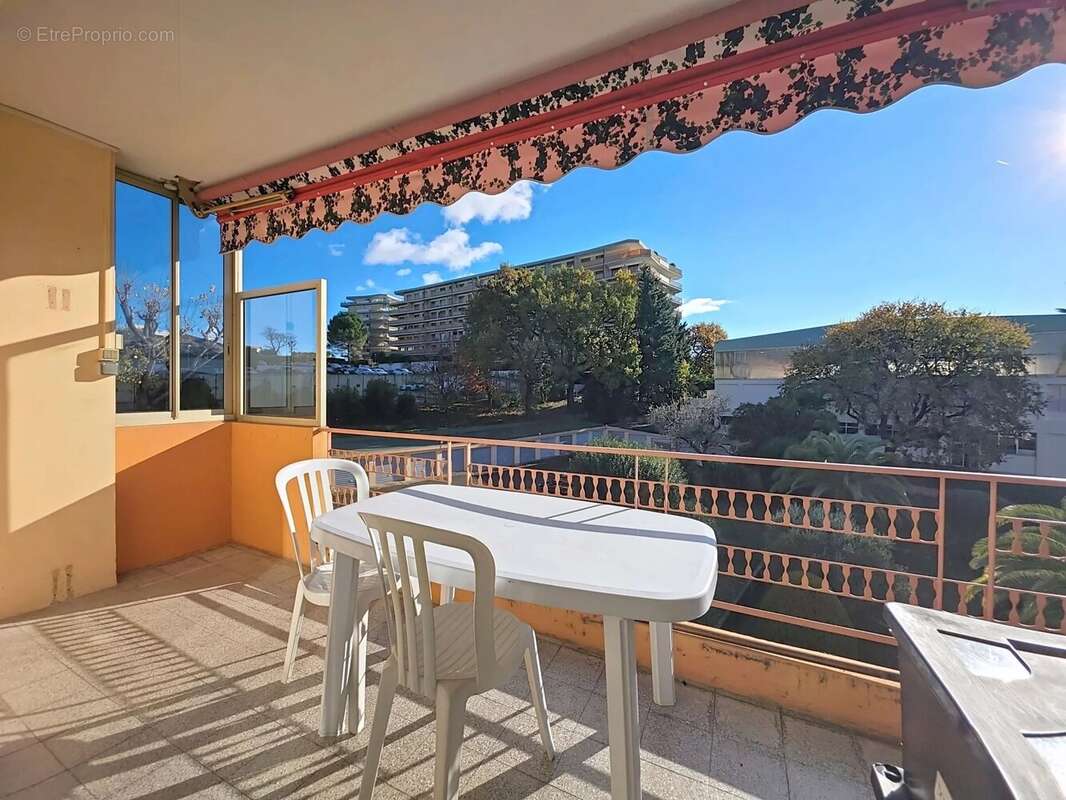 Appartement à LE CANNET