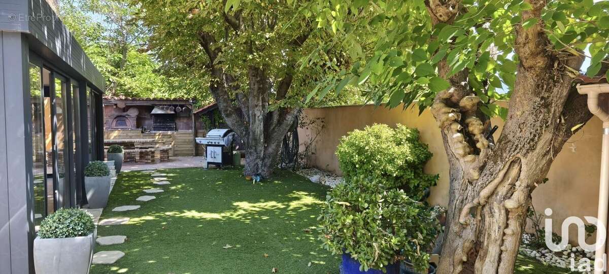 Photo 2 - Maison à POURRIERES