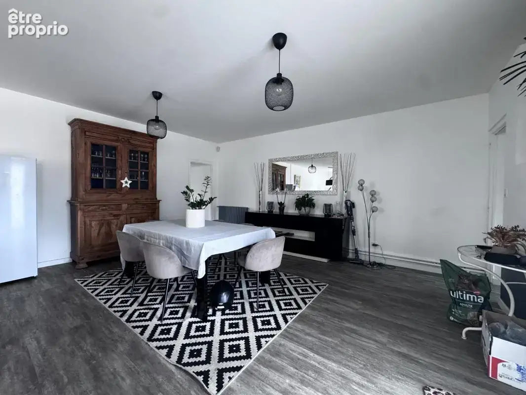 Appartement à MONTREUIL-LE-GAST