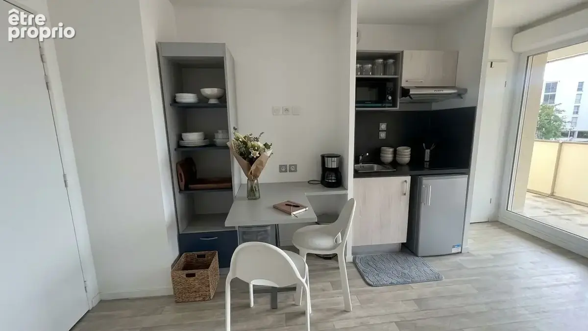 Idéal investisseur – Studio meublé + Terrasse  Bail commercial (Loyer garanti) - photo 2