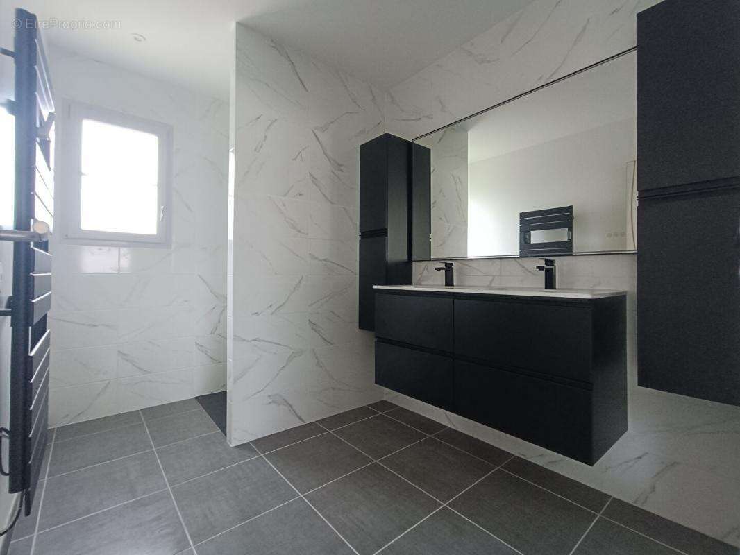 Maison à MESCHERS-SUR-GIRONDE