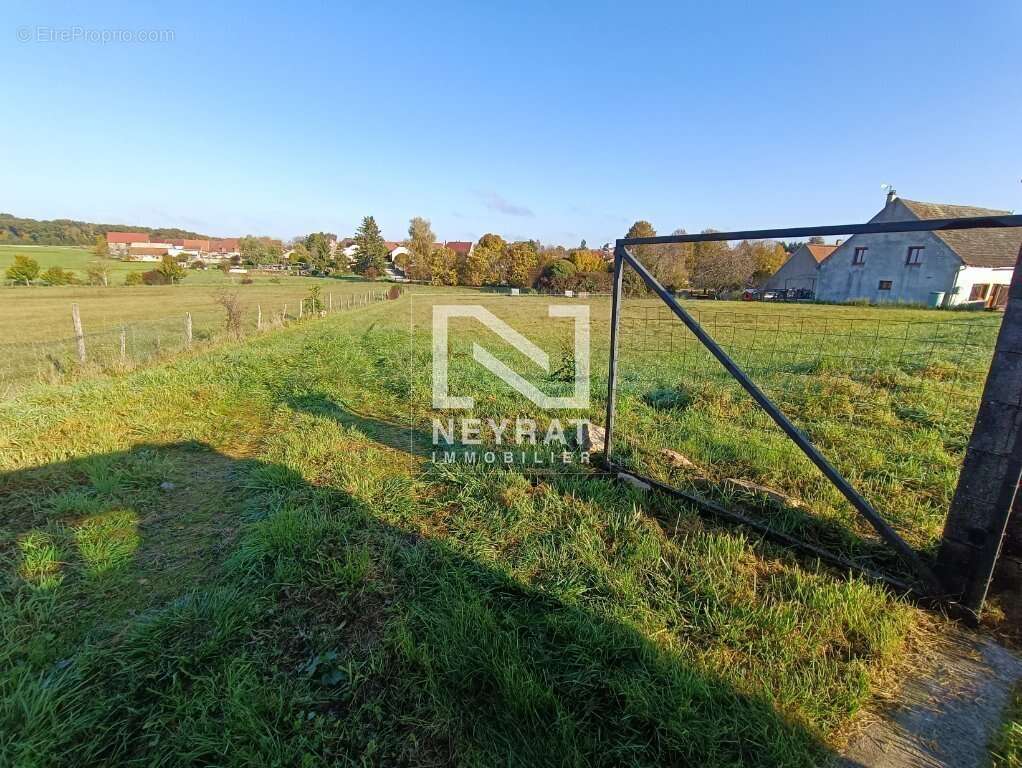 Terrain à AUXONNE