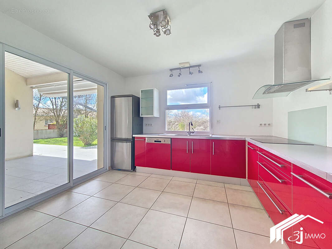 Maison à LA SALVETAT-SAINT-GILLES