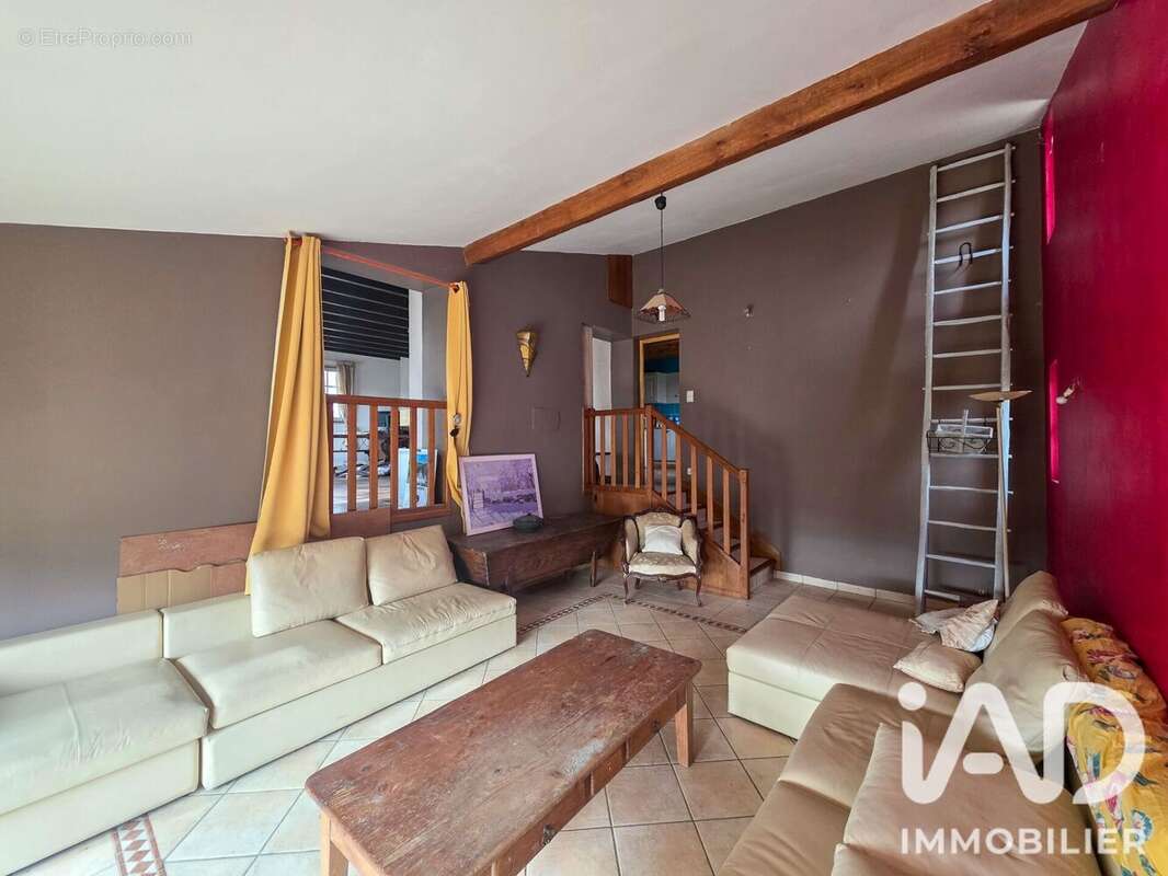 Maison 153 m² à Saint-Hilaire-Bonneval  - photo 3