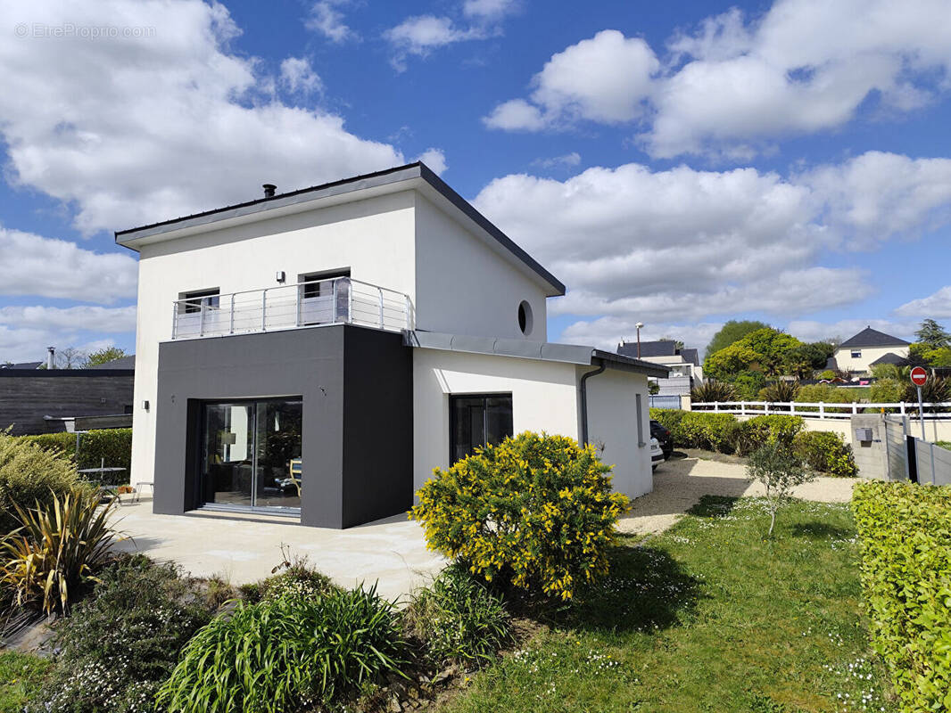 Maison à SAINT-SEGAL