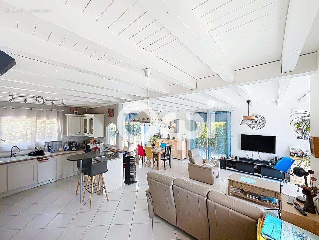 Maison à JUGEALS-NAZARETH