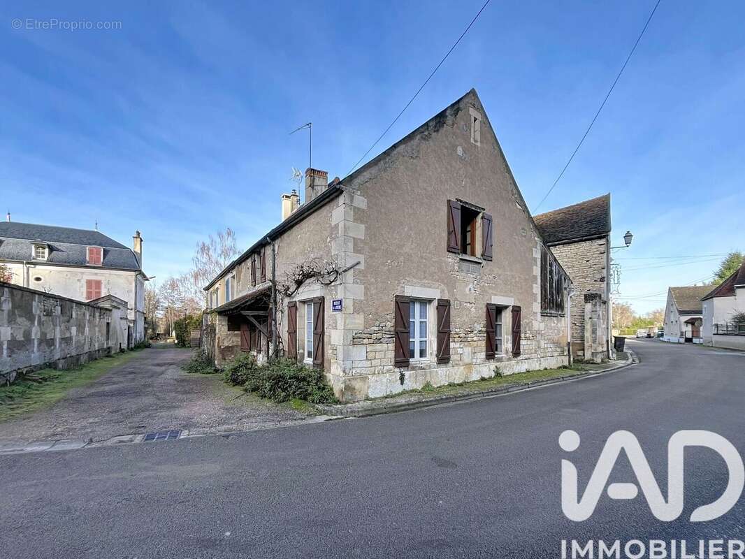 Maison 156 m² à Mailly-La-Ville  - photo 3