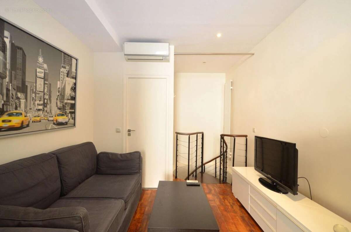 Appartement à PARIS-8E