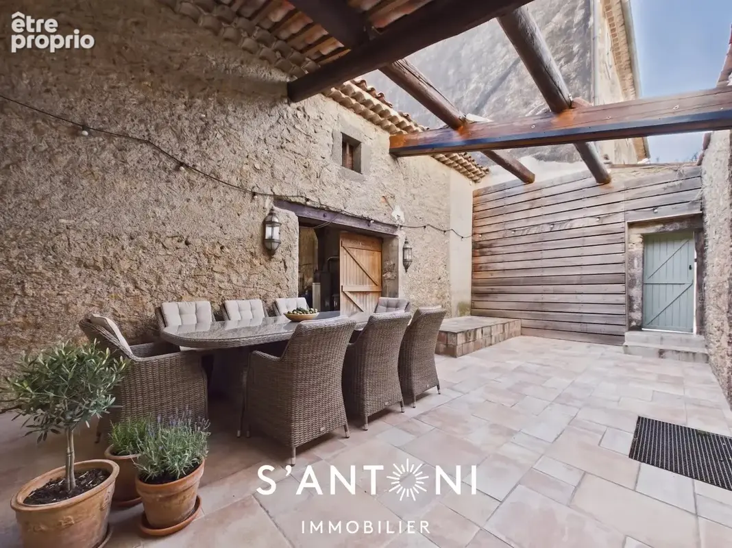Abeilhan  maison de maître en pierres  plus de 200 m²  piscine  garage de 160 m² - photo 14