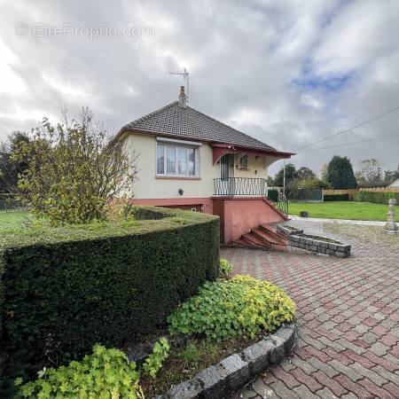 1 n°1 - Maison à FEUQUIERES-EN-VIMEU