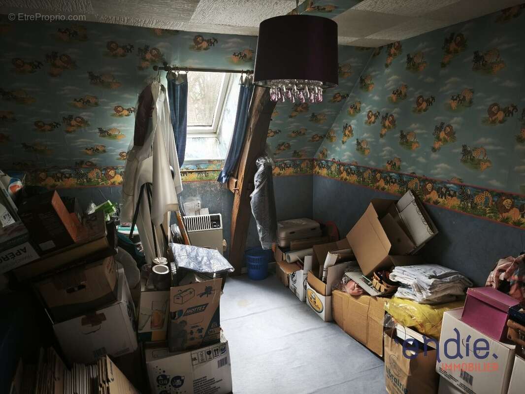 Maison à THENEUILLE