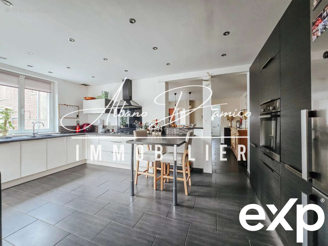 Maison à LIEU-SAINT-AMAND