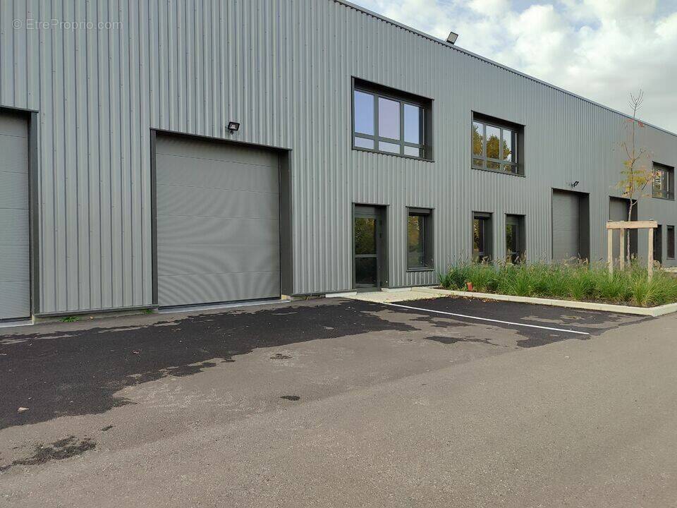 Autre à BOURGOIN-JALLIEU