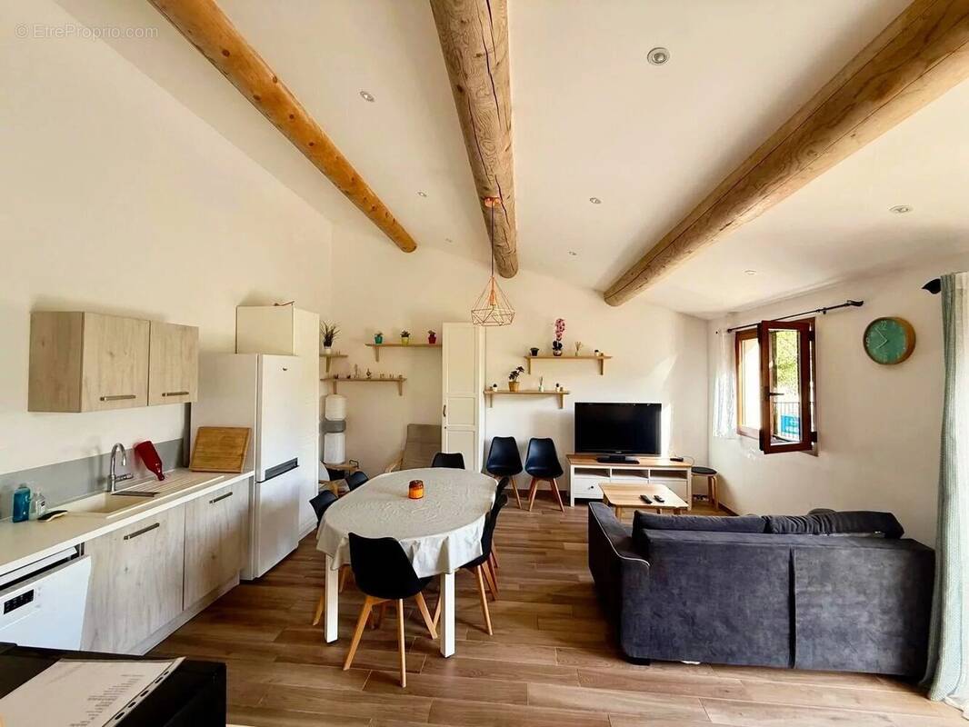 Maison à ESPARRON-DE-VERDON