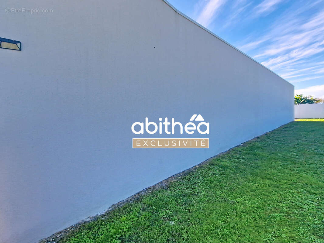 Maison à CHENAC-SAINT-SEURIN-D&#039;UZET