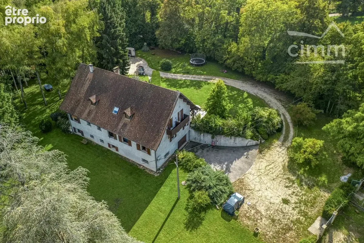 Propriété de charme 420m2 sur 1.6 ha de terrain dans un cadre champêtre sans voisinage - photo 3