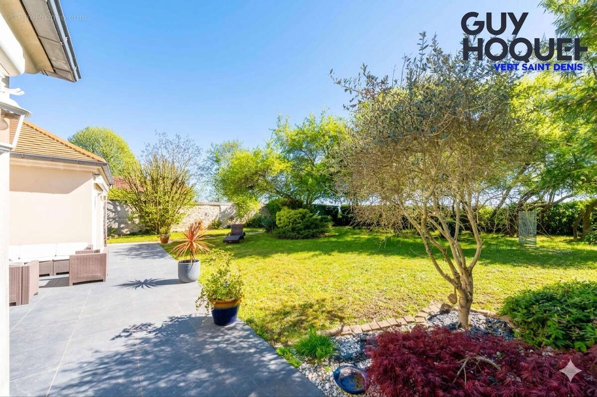 Maison à VERT-SAINT-DENIS