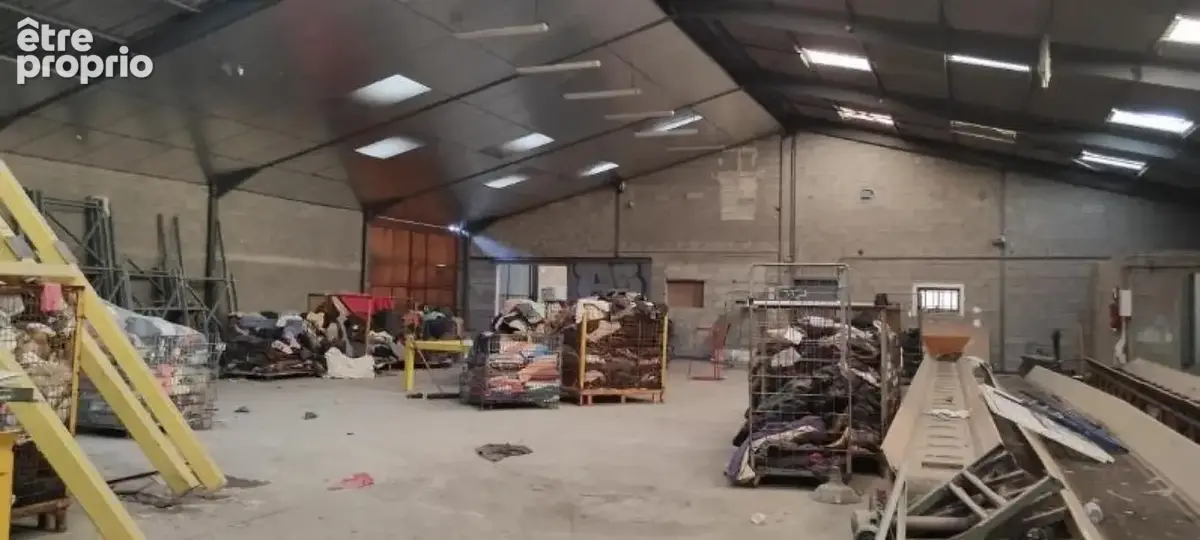 Local, Hangar, Entrepôt de 2800m² sur terrain de 7710m² - photo 8