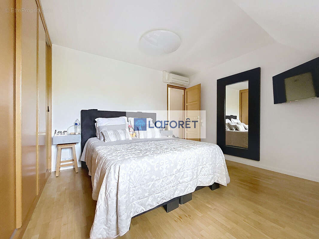 Maison à SARTROUVILLE