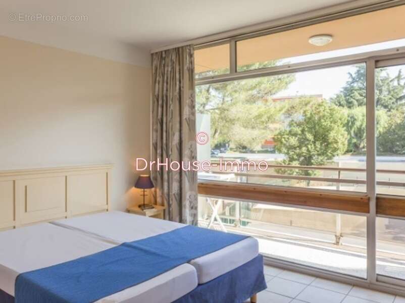 Appartement à SAINT-LAURENT-DU-VAR