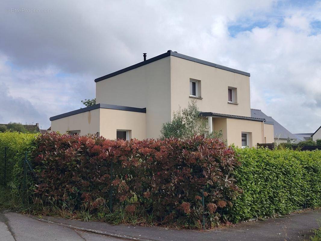Maison à CREHEN