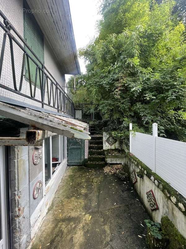 Maison à SAINT-YRIEIX-LA-PERCHE