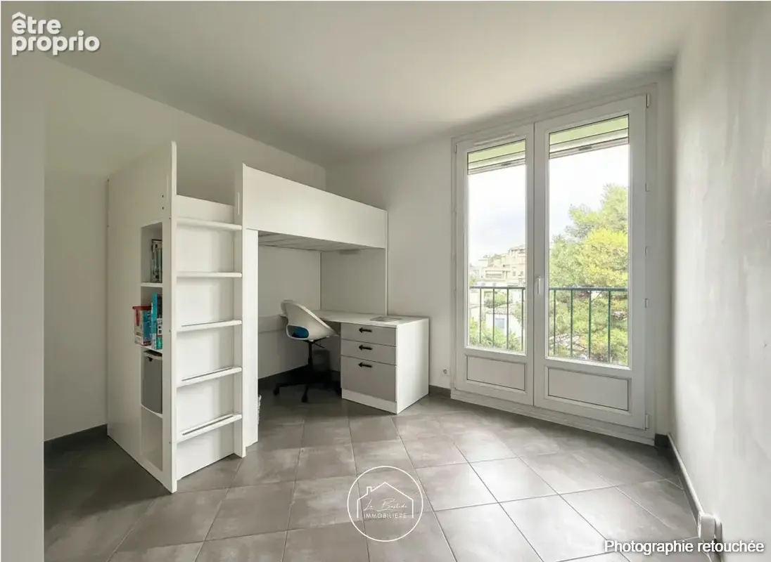 Saint Tronc - 4 pièces traversant de 90 m2, balcon, cave et parking - photo 8