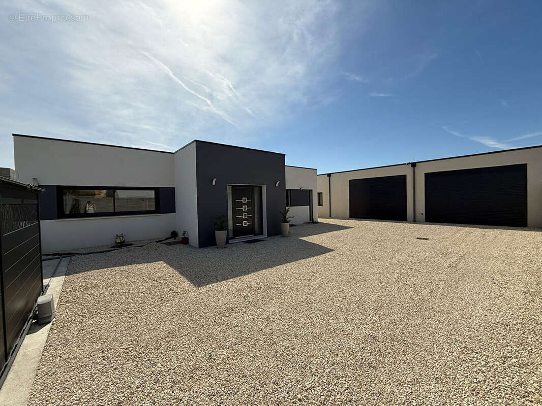 Maison à CHATELLERAULT