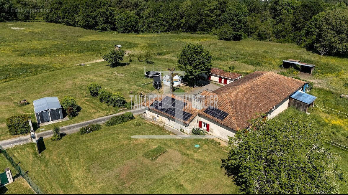 Maison à COULOUNIEIX-CHAMIERS