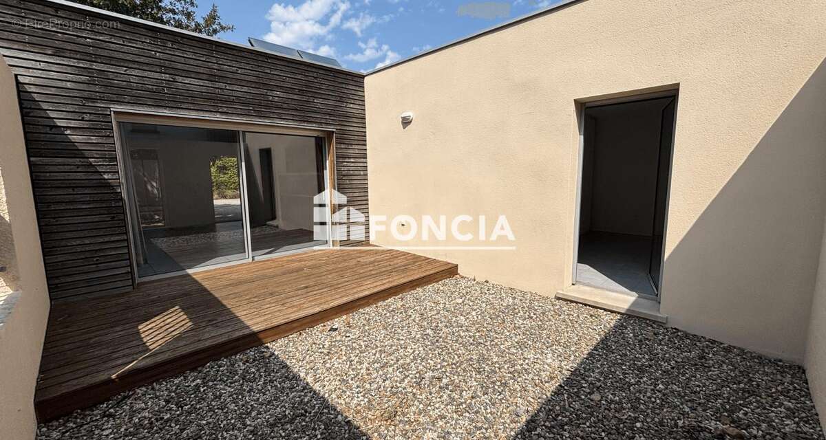 Maison T3 de plain pied avec patio - photo 10