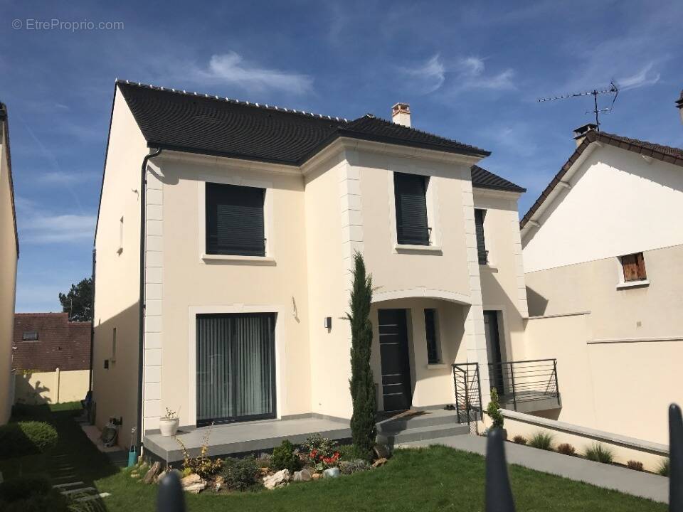 Terrain à HOUILLES