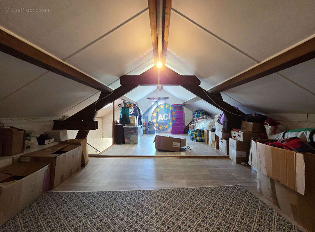 Maison à FOLLAINVILLE-DENNEMONT