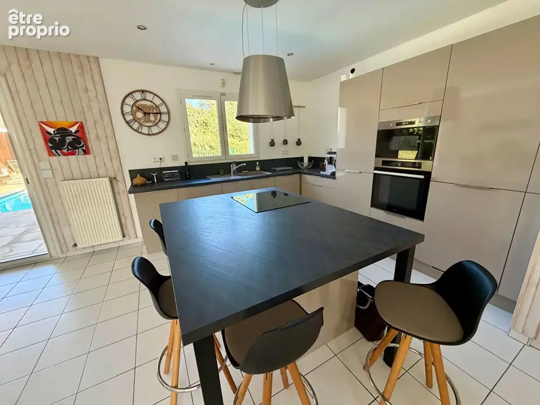 Maison familiale calme avec piscine à vendre à Salles - Réf. 4581 - photo 4