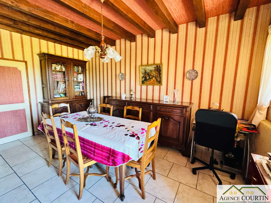 Maison à SAINT-MARTIN-DU-MONT