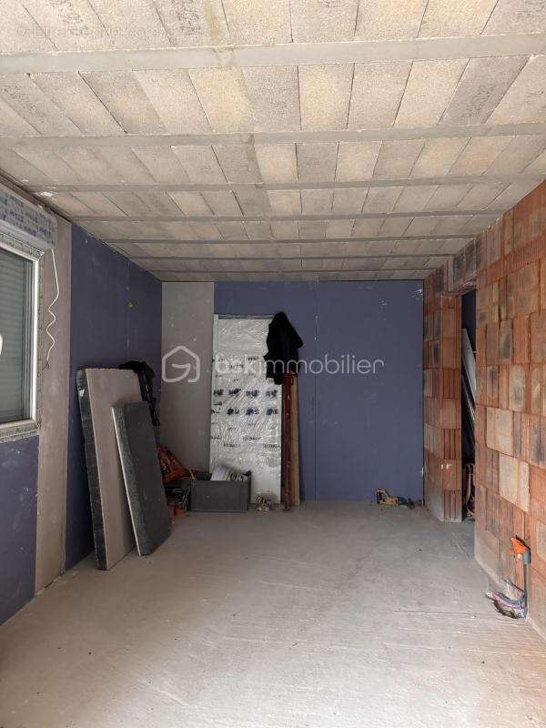 Maison à LE THILLAY