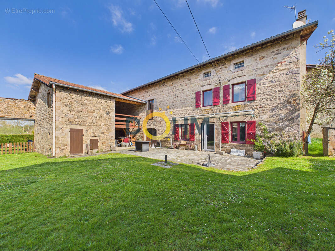 Maison à SAINT-PIERRE-DU-CHAMP