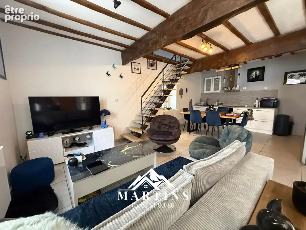 ARGELES-GAZOST - Centre-ville, maison de 77m2 sur 3 niveaux. - photo 3