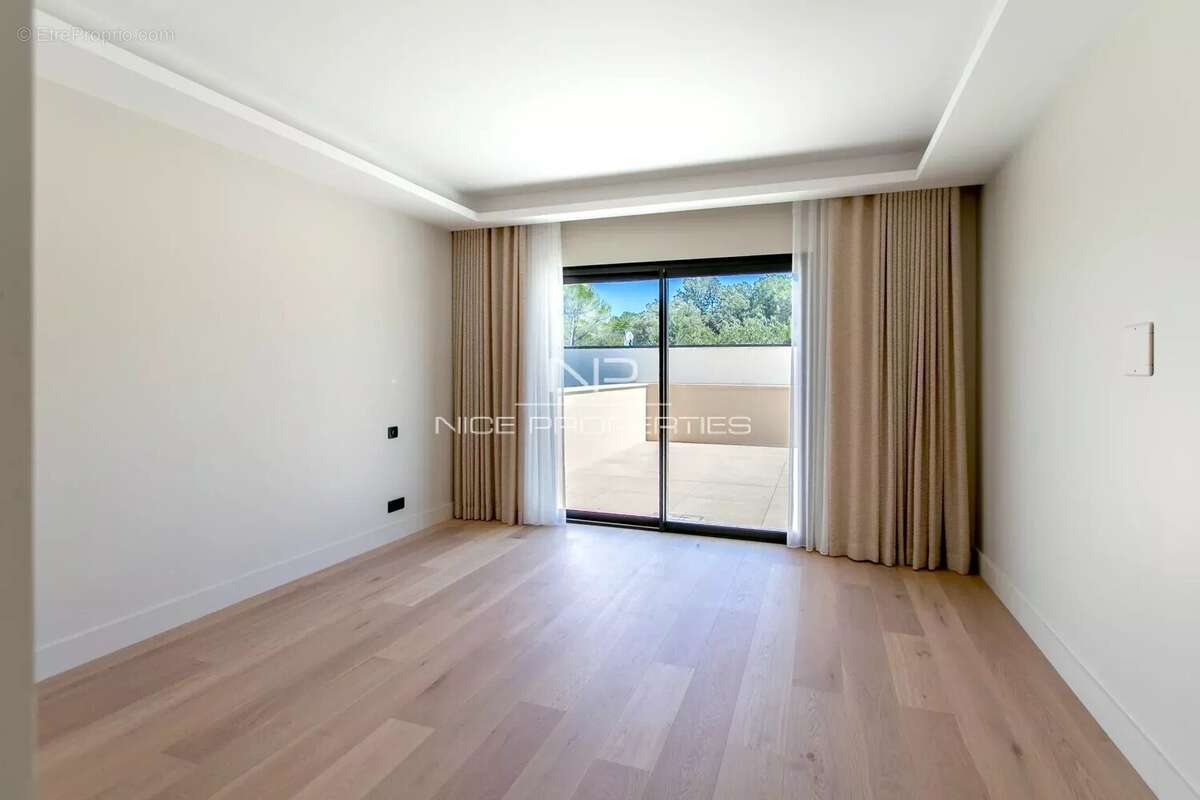 Maison à MOUANS-SARTOUX