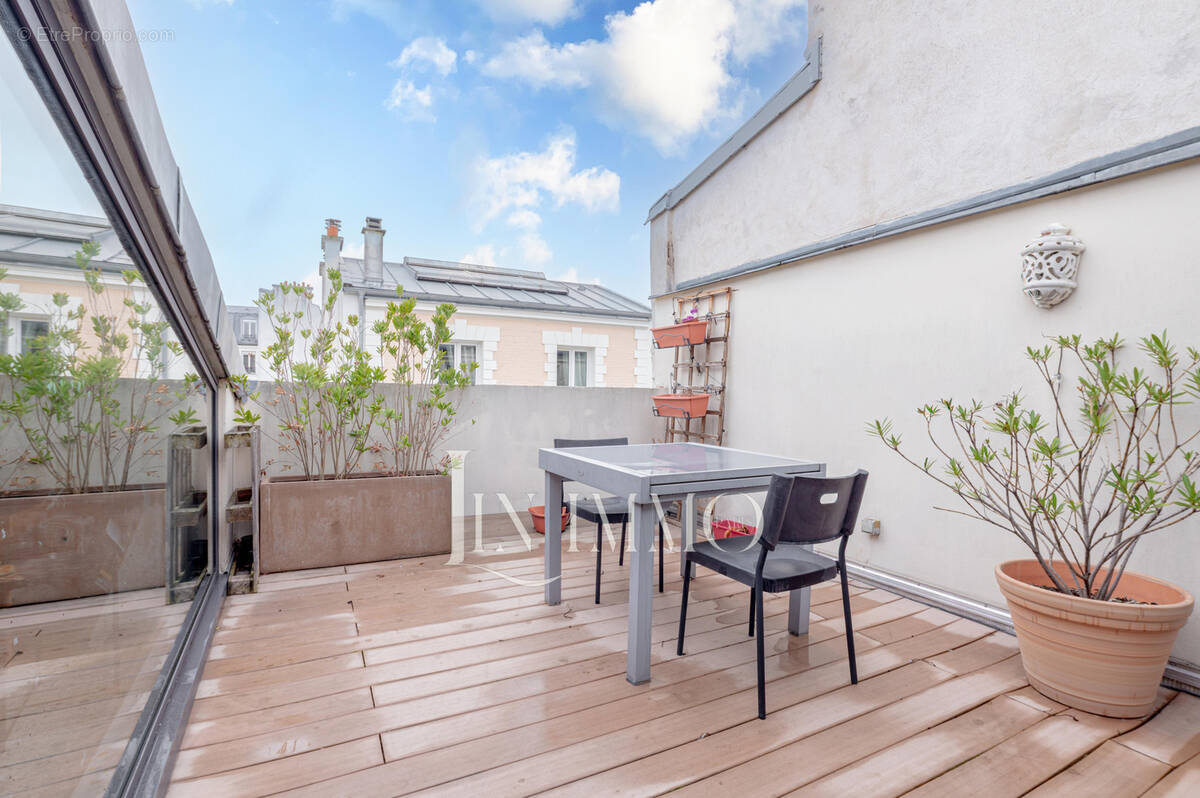 Appartement à PARIS-14E