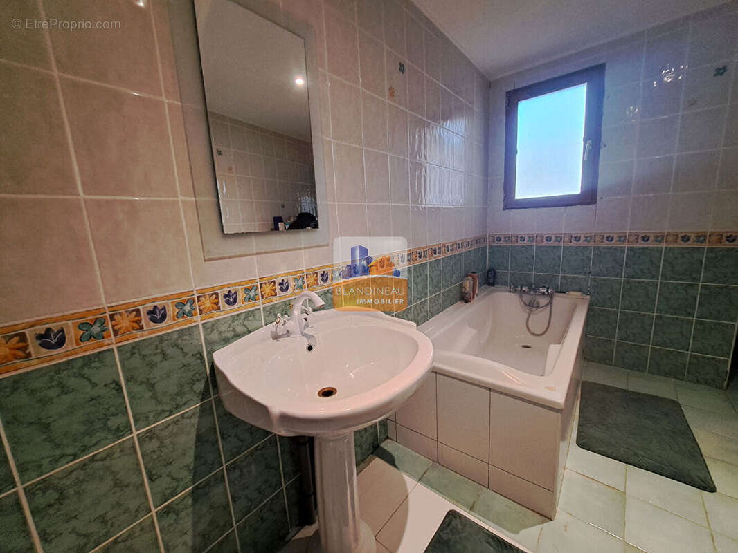 Brains maison 4 chambres, terrain 393 m² - photo 10