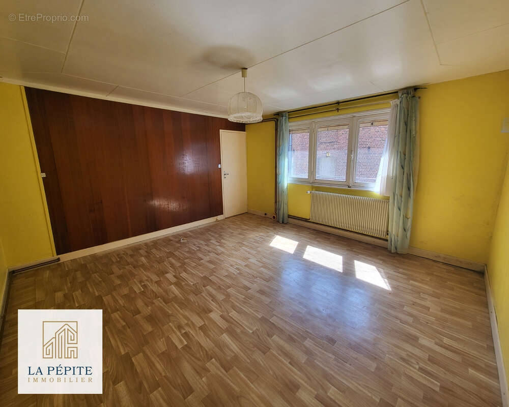 Longère mitoyenne 2 chambres avec 2 garages indépendants au coeur du centre de Solre-le-Château (59740) - photo 16