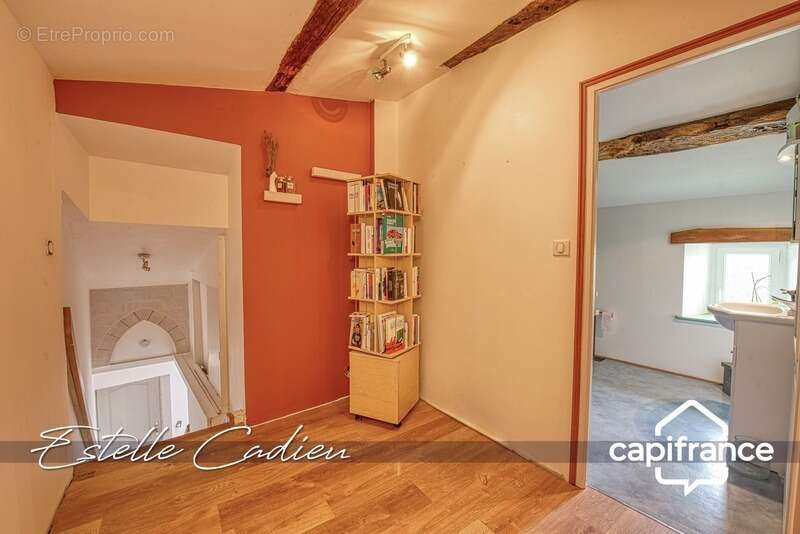 Maison à SAINT-PIERRE-DU-CHEMIN