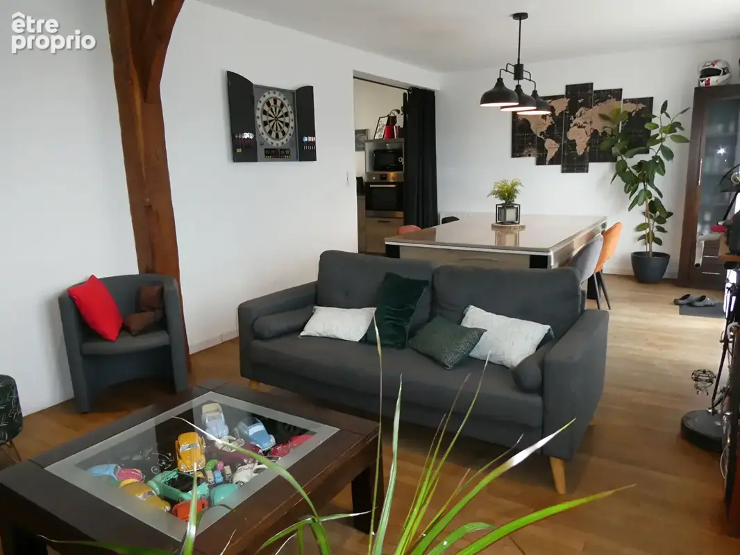 Exclusivité. Maison entièrement restaurée avec garage. - photo 2