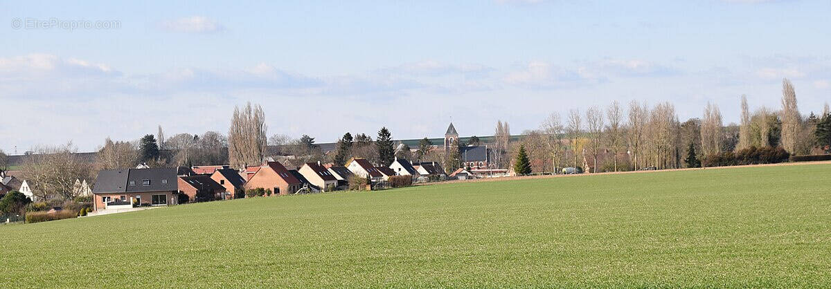 Terrain à CROISILLES