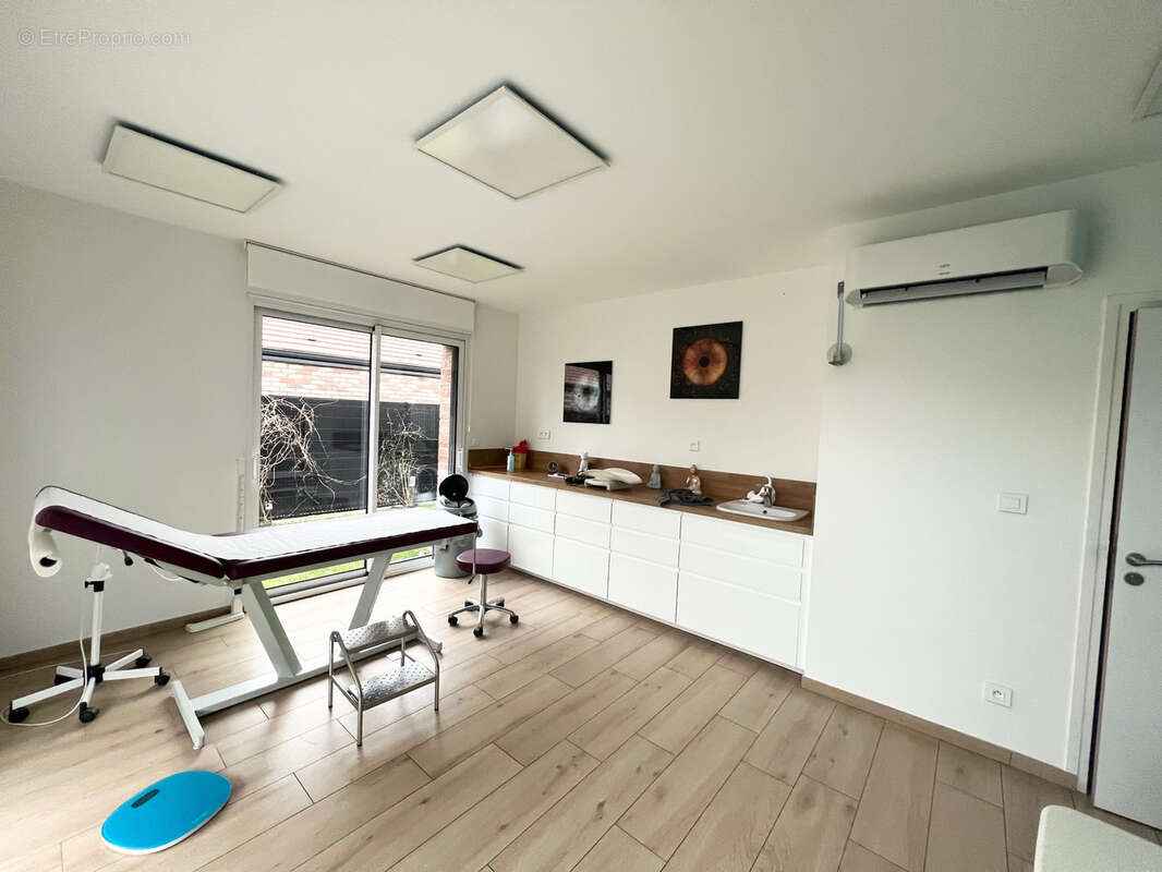 Commerce à ESQUERCHIN