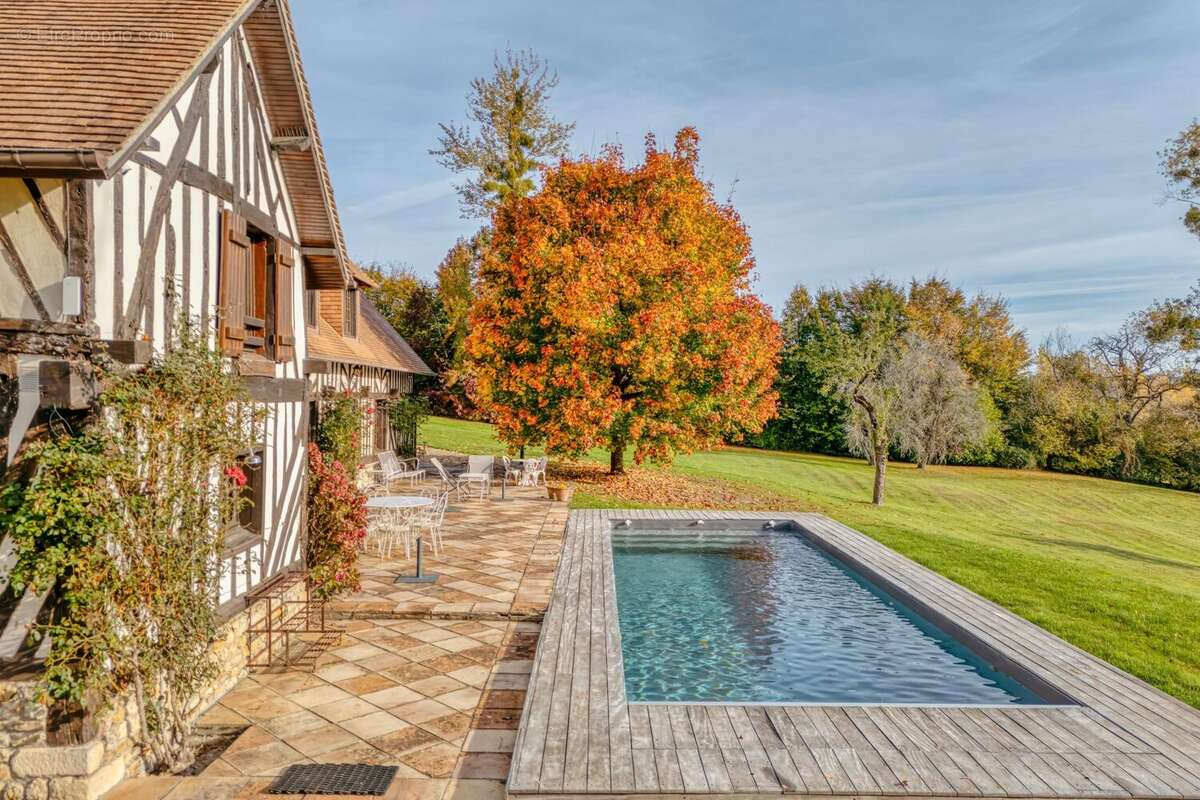 Maison à PONT-L'EVEQUE