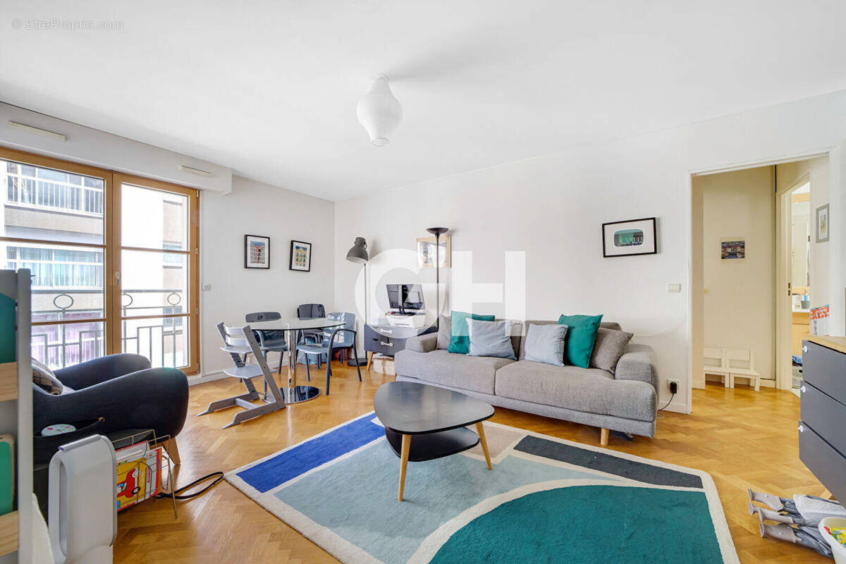 Appartement à PARIS-11E