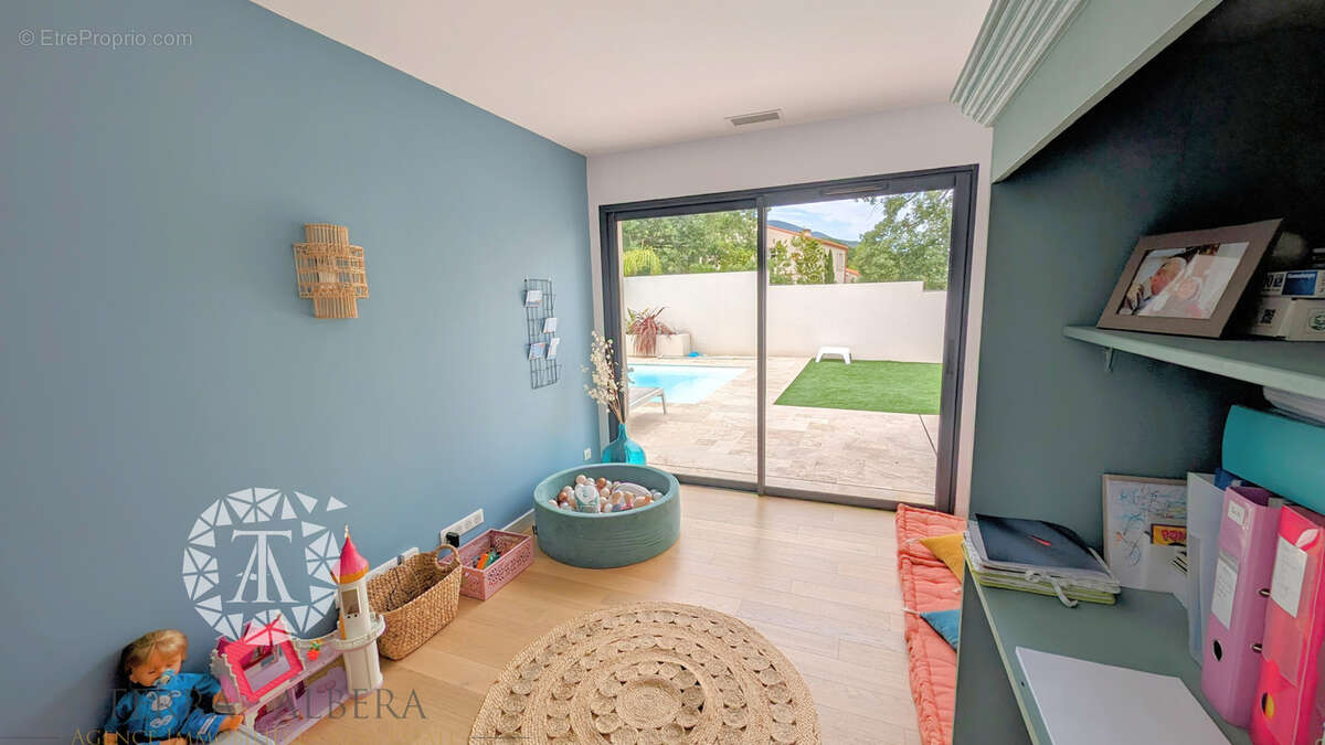 Maison à LAROQUE-DES-ALBERES