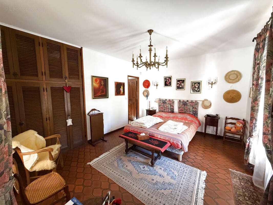 Maison à REGUSSE