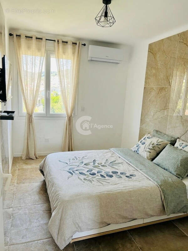 Appartement à VALLAURIS